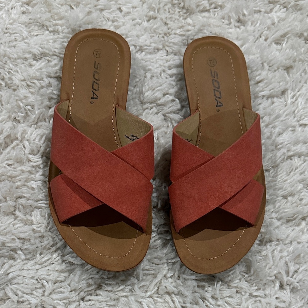 SODA Y2K Bohemian Coral Vegan  Crisscross Slide Sandals Sz 7.5